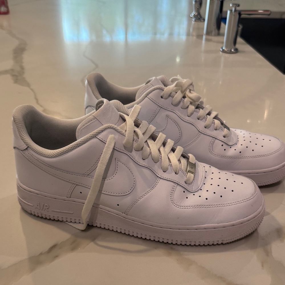 Nike Men's Air Force 1 White Sneakers